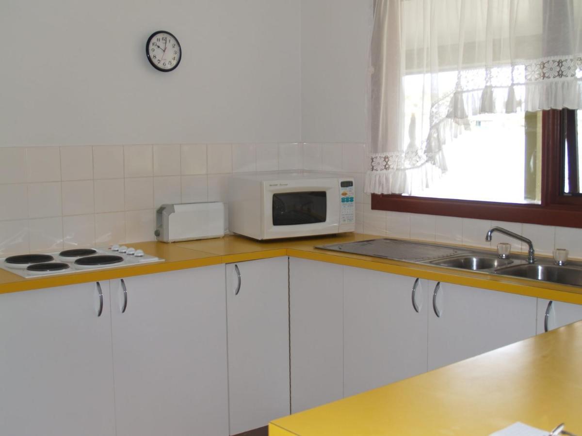 Rocky Beach Cottage 26 Pacific Drive Порт Макари Стая снимка